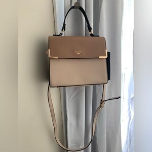 Dune Saffiano Body Crossbody With Pouch Included. EUC. Very classic.